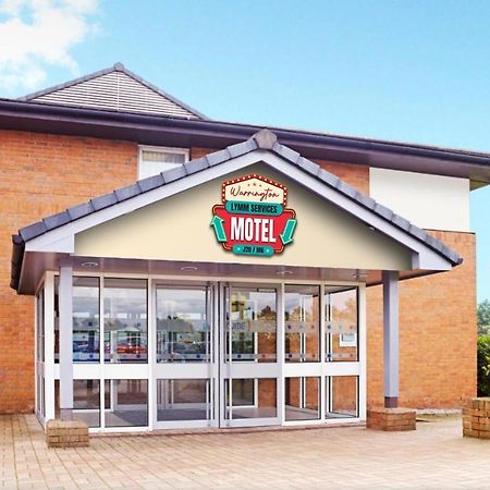 Warrington Motel, J20 M6 Lymm Services Eksteriør billede