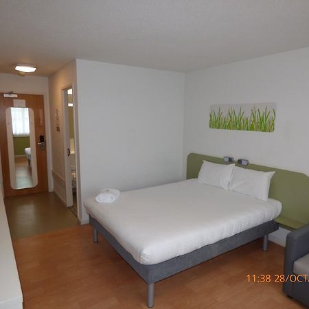 Warrington Motel, J20 M6 Lymm Services Eksteriør billede