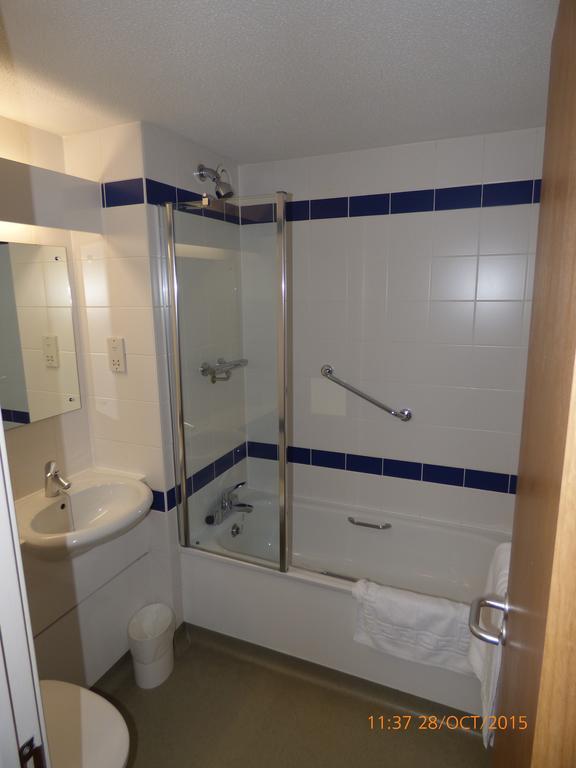 Warrington Motel, J20 M6 Lymm Services Eksteriør billede