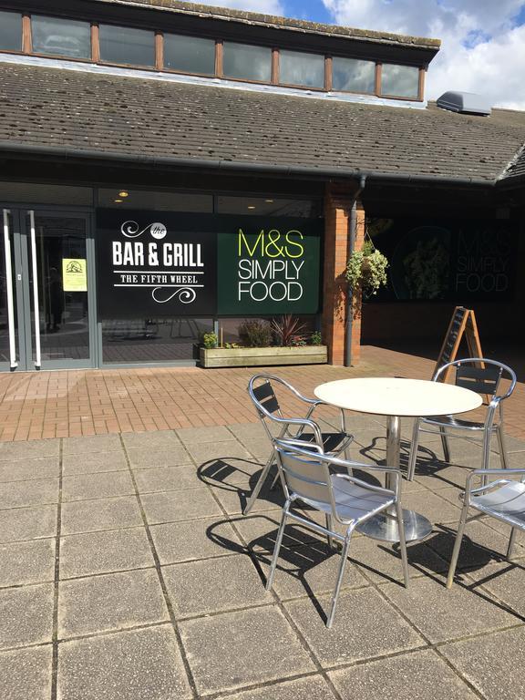 Warrington Motel, J20 M6 Lymm Services Eksteriør billede