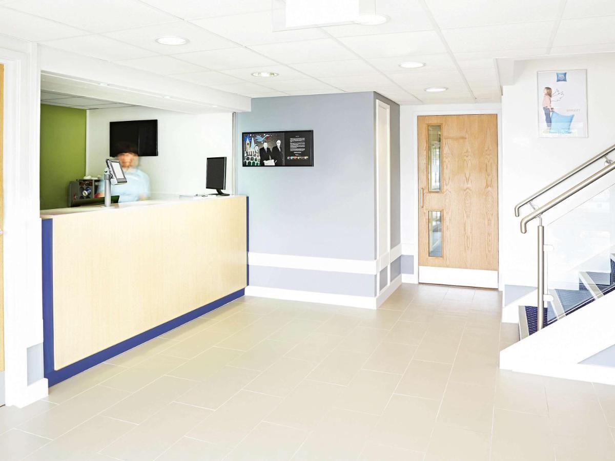 Warrington Motel, J20 M6 Lymm Services Eksteriør billede